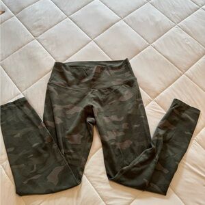 Old Navy Green Camouflage Leggings High Waist Stretch